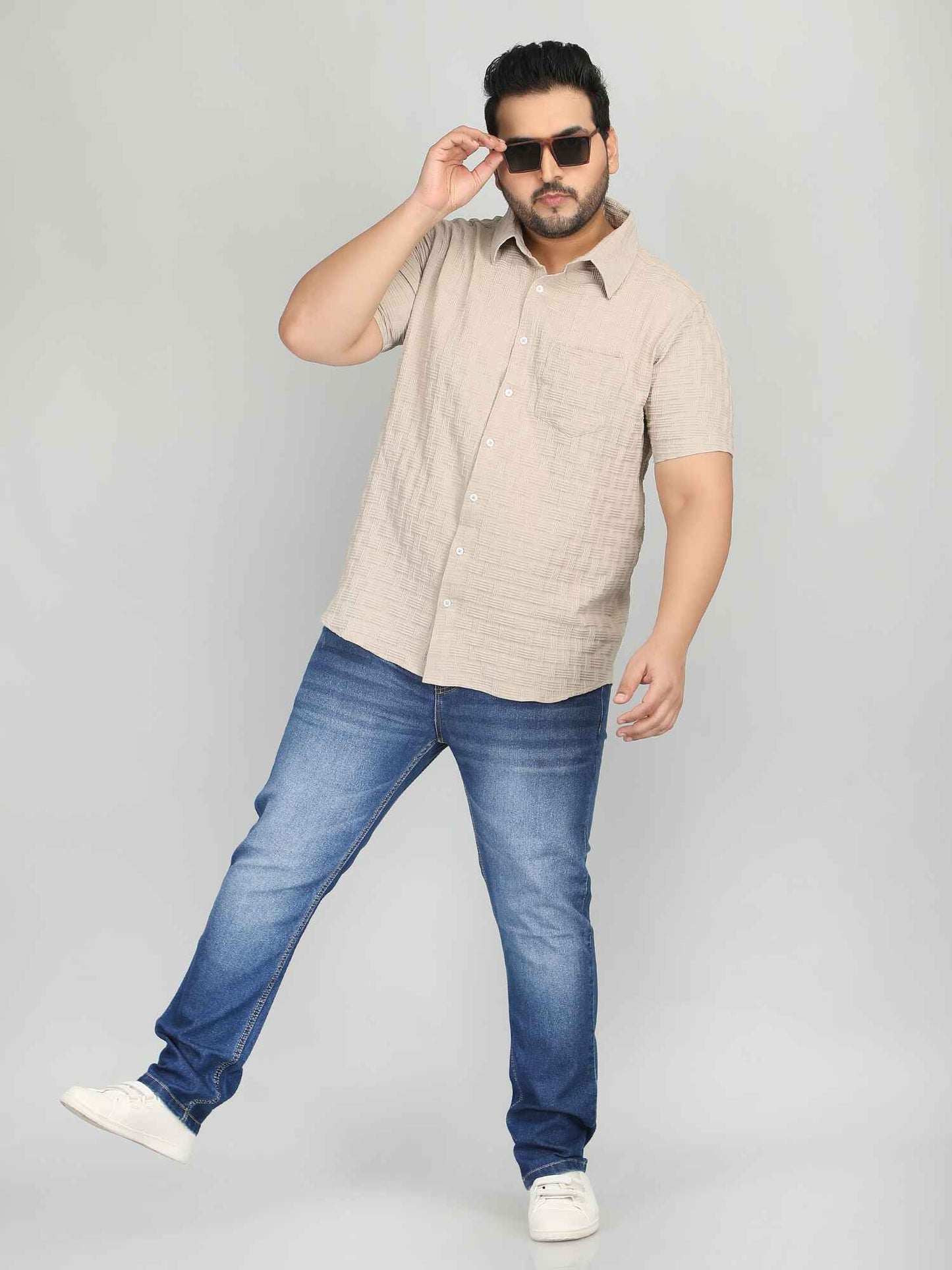 पुरुषों के लिए आलीशान आकार की ढीली फिट शर्ट, मुलायम कपड़े के साथ आरामदायक कैज़ुअल टी - BLISS