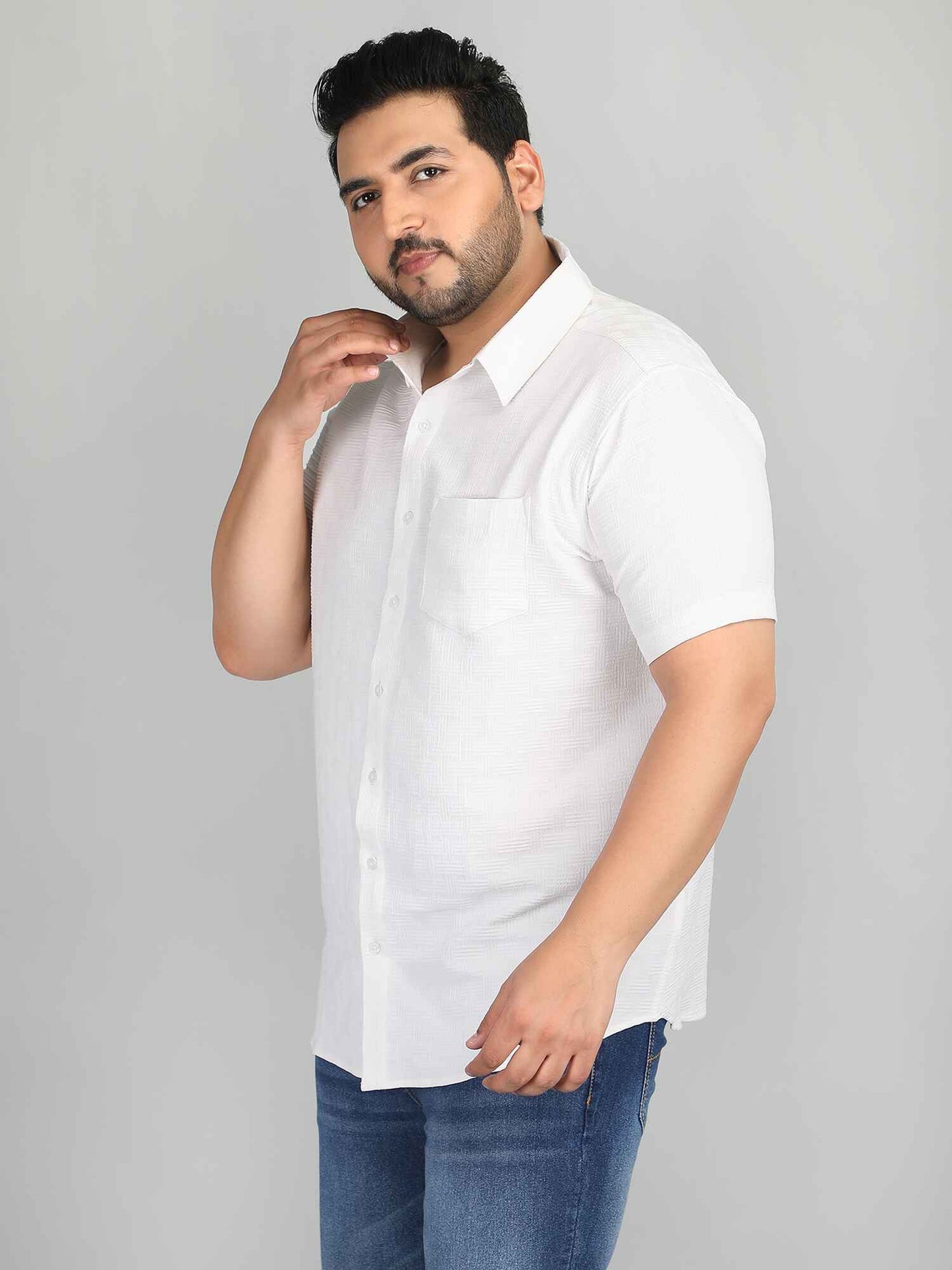 पुरुषों के लिए आलीशान आकार की ढीली फिट शर्ट, मुलायम कपड़े के साथ आरामदायक कैज़ुअल टी - फ़्लैश