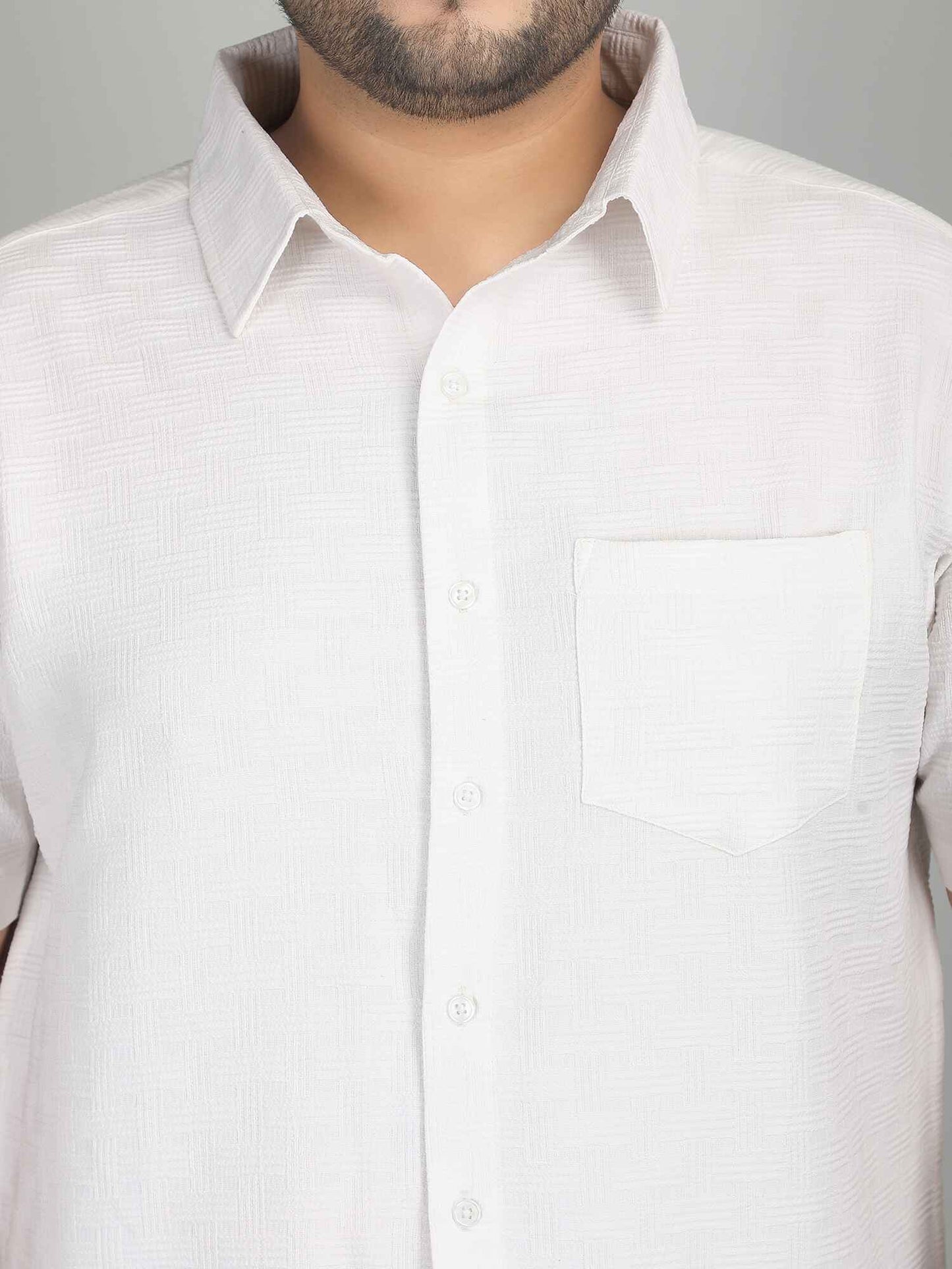 पुरुषों के लिए आलीशान आकार की ढीली फिट शर्ट, मुलायम कपड़े के साथ आरामदायक कैज़ुअल टी - फ़्लैश